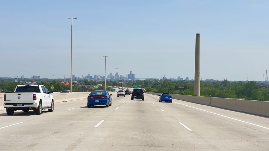 Approaching the US - Canada border on Interstate 75 in Detroit